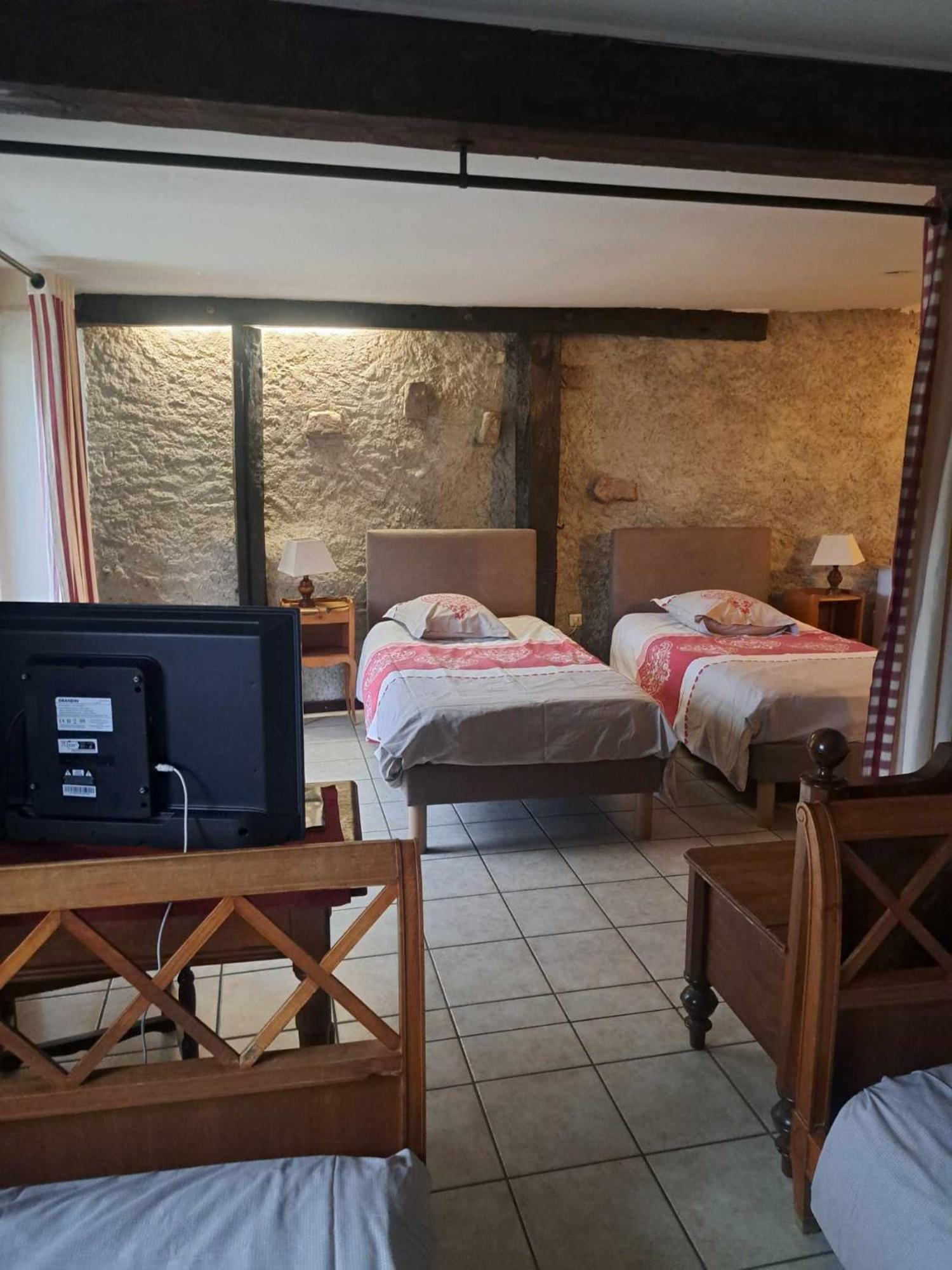 Chambres D'Hotes Les Hirondelles Gaubiving Exterior foto