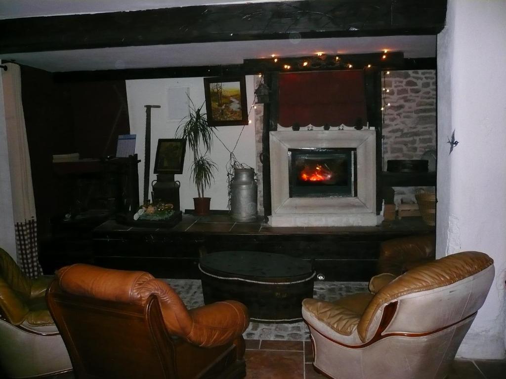 Chambres D'Hotes Les Hirondelles Gaubiving Exterior foto
